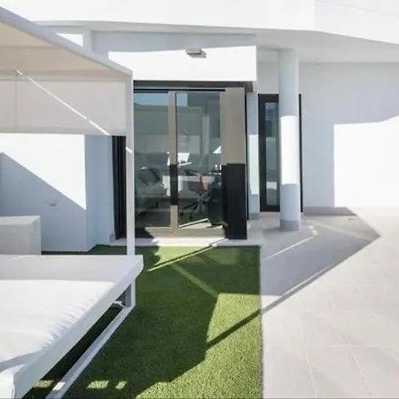 Poolside Appartement Torrevieja